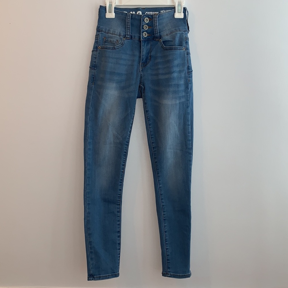 High Rise Curvy Jeans - Picture 4 of 7
